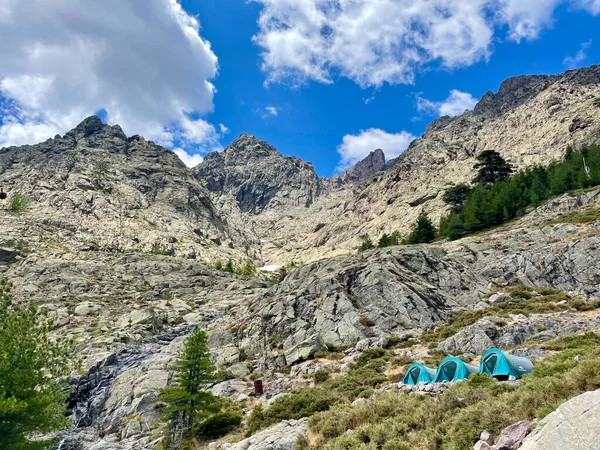 Corsica, France, 5.08.2021. Biwak tents at Bergerie de Ballone, along the Gr20 hiking trail. — 스톡 사진