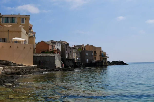 Vista panorámica de Erbalunga, encantador pueblo frente al mar en Cap Corse, Córcega, Francia. —  Fotos de Stock