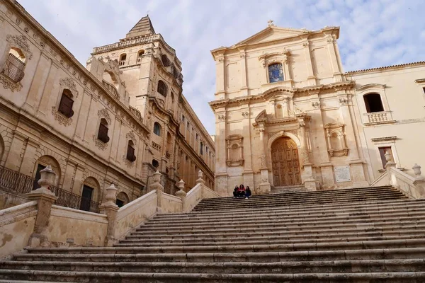 阿西西西的圣方济各到诺托的圣弗朗切斯科 阿西西 伊马科拉塔的神圣教堂的全景 西西里 意大利 高质量的照片 — 图库照片