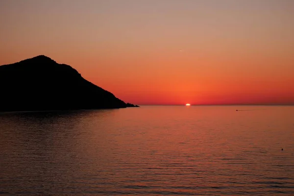Прекрасний Захід Сонця Пляжі Галерії Корсика Франція Фотографія Високої Якості — стокове фото