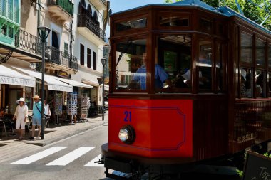 Soller, Mayorka, İspanya, 23.05.2019. Eski ahşap tramvay Tranvia. Yüksek kalite fotoğraf