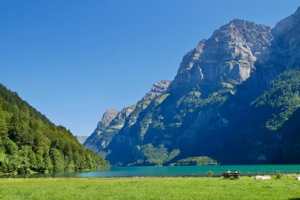 Idylliska Fjällsjön Kloentalersee Schweiziska Alperna Glarus Schweiz Högkvalitativt Foto — Stockfoto