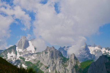 Alpstein Bulutlu Altmann aralığı. St. Gallen, İsviçre. Yüksek kalite fotoğraf
