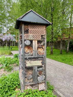 Kamu parkındaki böcek oteli. Yüksek kalite fotoğraf