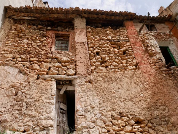 Sluiten Van Het Afbrokkelende Stenen Gebouw Ayna Albacete Castilië Mancha — Stockfoto