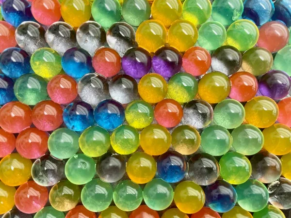 Su boncuklarının hava manzarası, renkli hidrojel topları. Yüksek kalite fotoğraf