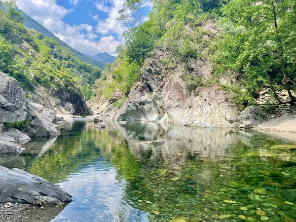 Deep Pool Clear Emerald Green Water Swimming River Pogallo Val — Stockfoto