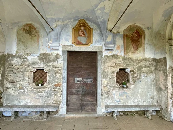 Close Fachada Entrada Igreja Madonna Del Buon Rimedio Cavandone Verbania — Fotografia de Stock