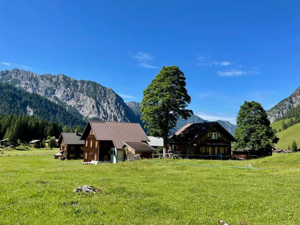Panoramiczny Widok Drewniane Chaty Nenzinger Himmel Vorarlberg Austria Wysokiej Jakości — Zdjęcie stockowe