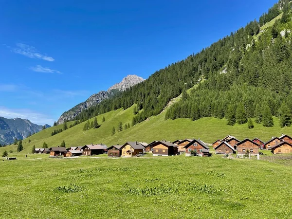 Panoramiczny Widok Drewniane Chaty Nenzinger Himmel Vorarlberg Austria Wysokiej Jakości — Zdjęcie stockowe