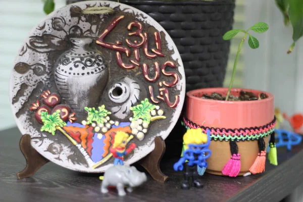 Ermenistan altın tepside