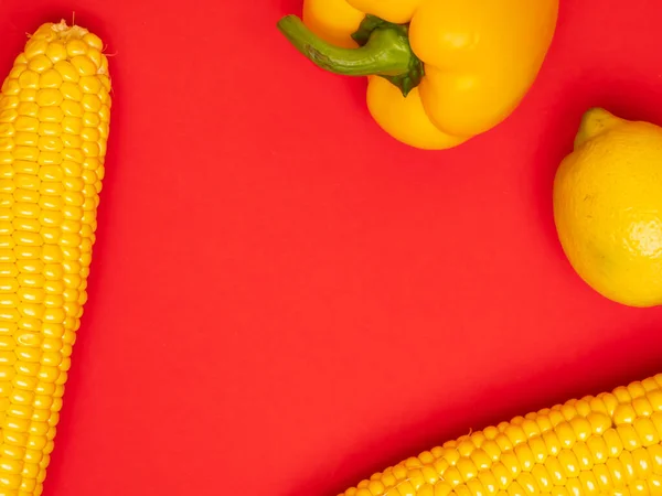Matlagningsingredienser Veganska Livsmedel Vegetabilisk Bakgrund Röd Bakgrund — Stockfoto