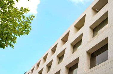 Minimum bina dış görünüşü. Konutların modern mimarisi. Gayrimenkul geçmişi