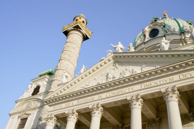 Viyana Avusturya 'da Karlskirche. Güzel Kilise dış görünüşü 