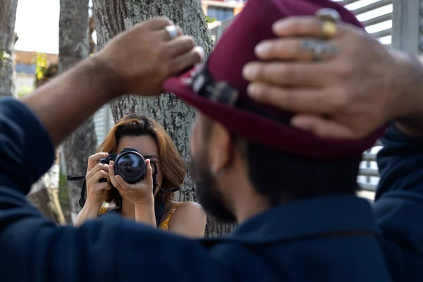 Young Latin American Woman Camera Hand Takes Pictures Her Partner — Φωτογραφία Αρχείου