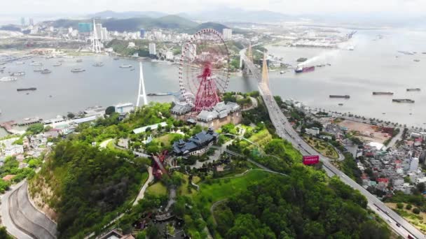 Hög Kvalitet Royaltyfria Stockfilm Flygfoto Över Sun World Halong Park — Stockvideo