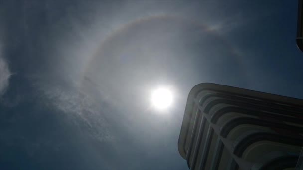 Een Verbazingwekkend Atmosferisch Optisch Fenomeen Een Solar Halo Boven Chi — Stockvideo