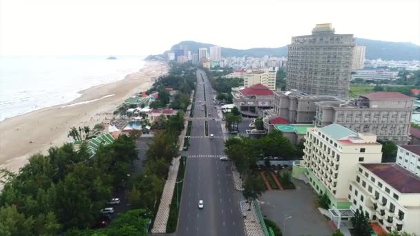 高品质免版税股票镜头 空中观看旺头海岸 奉头是越南南部著名的沿海城市 — 图库视频影像