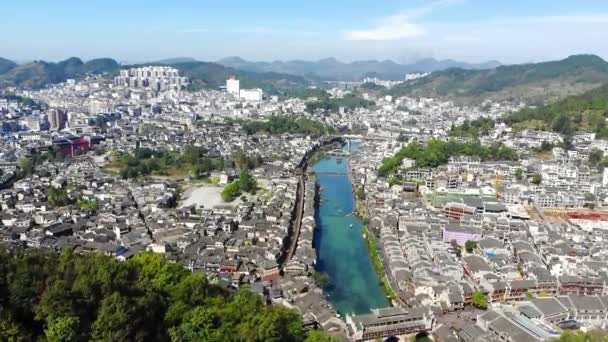 Fenghuang Alte Stadt Luftflug Über Alte Architektonische Gebäude Dächer Und — Stockvideo