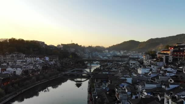 Воздушный Вид Летать Беспилотник Fenghuang Старый Город Феникс Древний Город — стоковое видео