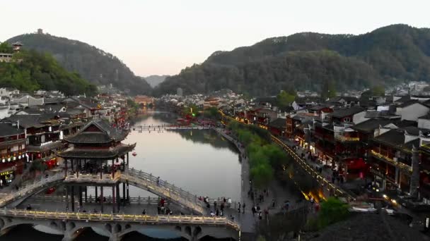 Luchtfoto Vliegen Een Drone Van Fenghuang Oude Stad Phoenix Oude — Stockvideo