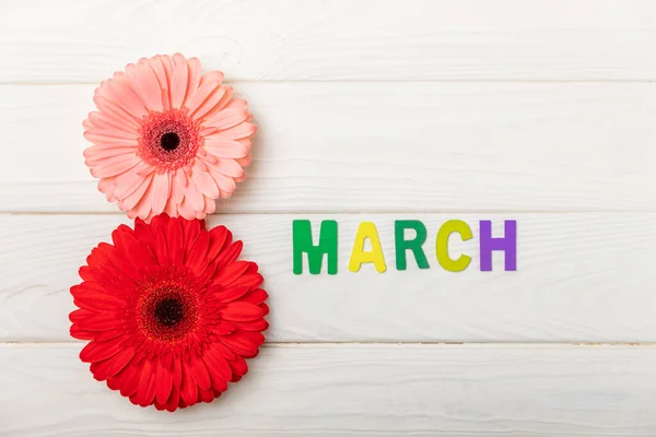 Weltfrauentag Schöne Postkarte Für Den März Frühlingsgerberas Und Text Happy — Stockfoto