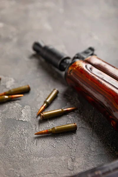 Bullets Ammo Magazine Kolashnikov Assault Rifle Black Texture Marble Composition — Stock Photo, Image