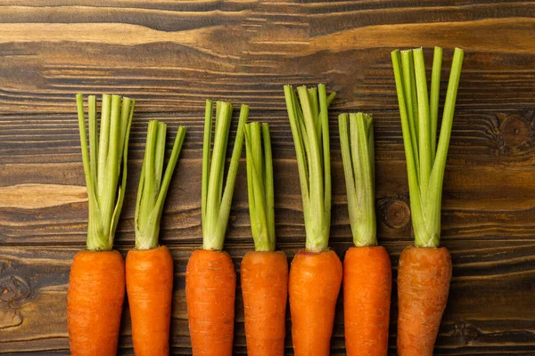 Fresh Sweet Carrots Brown Wooden Table Healthy Vegan Food Fresh — Stock Photo, Image