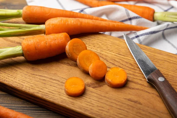 Fresh Sweet Carrots Brown Table Sliced Carrot Slices Healthy Vegan — Stock Photo, Image