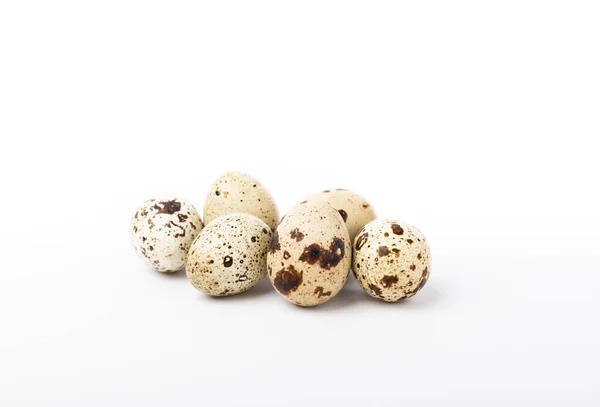 Ovos Codorna Isolados Fundo Branco Alimentos Orgânicos — Fotografia de Stock