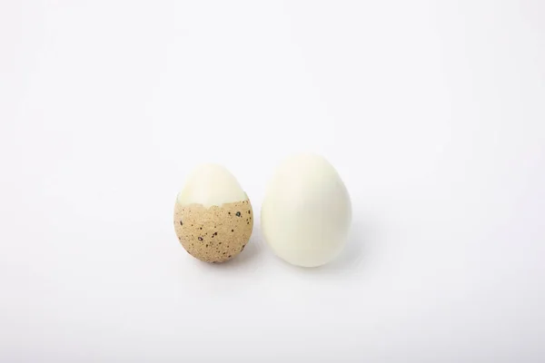 Uova Quaglia Bollite Isolate Fondo Bianco Alimenti Biologici Posto Testo — Foto Stock