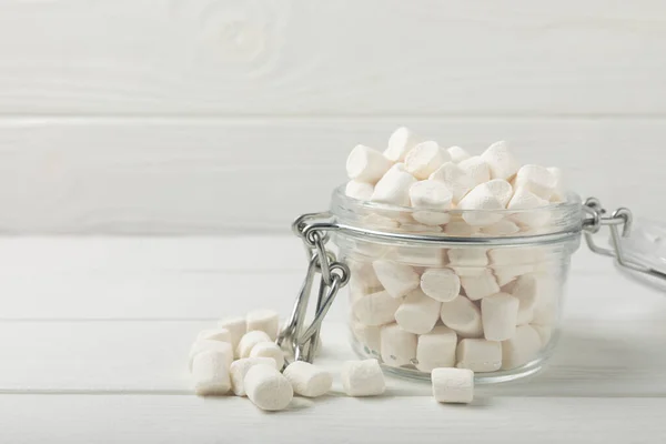 Guimauve Dans Bocal Verre Sur Fond Bois Blanc Bonbons Collations — Photo