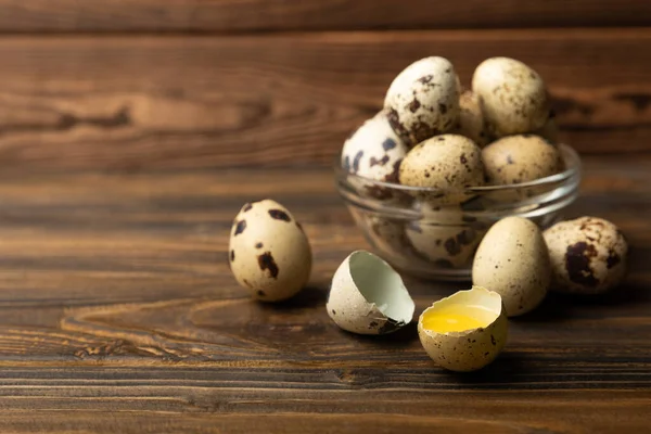 Quail Eggs Brown Texture Background Raw Eggs Broken Quail Egg — Foto de Stock