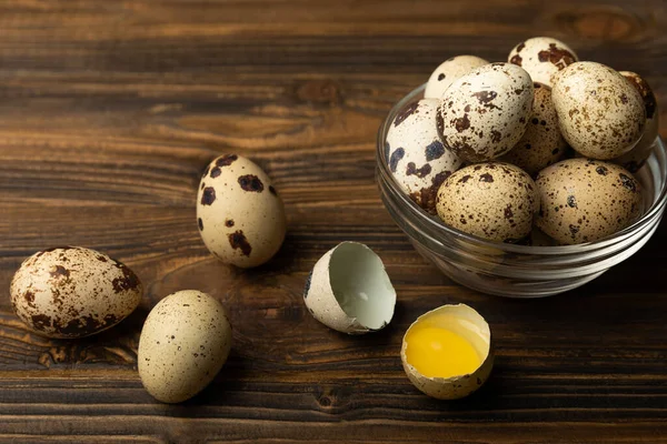 Quail Eggs Brown Texture Background Raw Eggs Broken Quail Egg — Foto de Stock