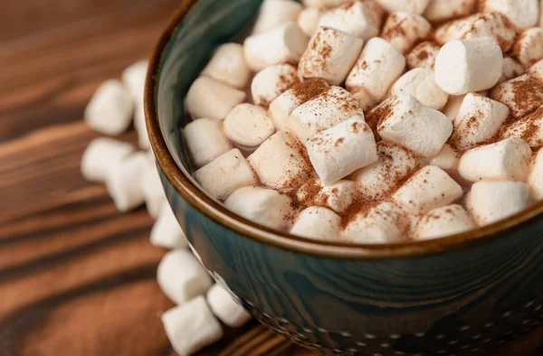 Copa Sabrosa Bebida Cacao Malvaviscos Taza Azul Especias Malvaviscos Para — Foto de Stock