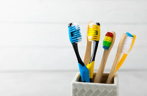 Toothbrush Glass Light Background Copy Space Place Text Flat Lay — Foto de Stock