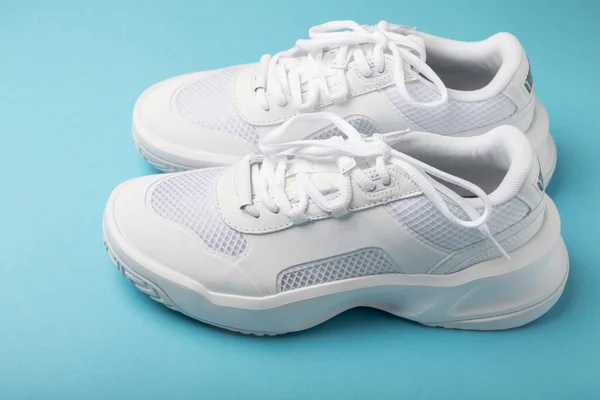White Sneakers Colored Background Fashion Unisex Sneakers Sports Shoes Active — Fotografia de Stock