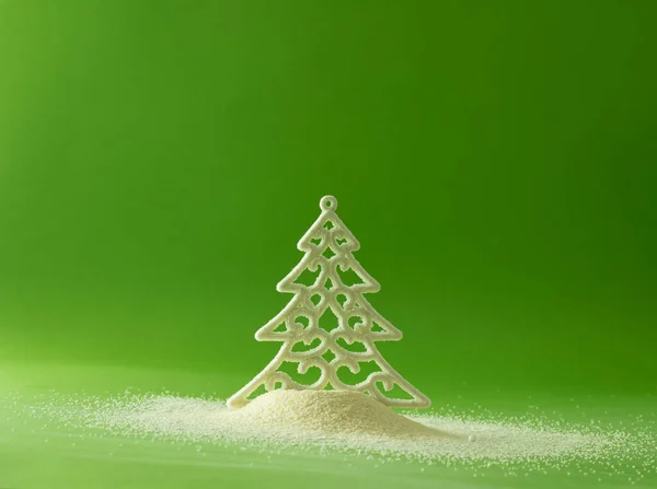 Winterweißes Minimalkonzept Auf Grünem Hintergrund Kreative Weihnachtsidee — Stockfoto
