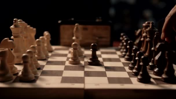 Schachbrett Einem Schnellen Film Nahaufnahme Eine Schachpartie Zeitraffer — Stockvideo