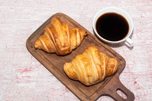 Café Expreso Dos Croissant Corte Amplio Sobre Fondo Aislado Mesa — Foto de Stock