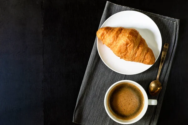 Café Expreso Croissant Plato Sobre Fondo Mesa Madera Aislada Cerca — Foto de Stock