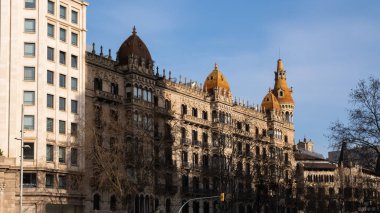 Barselona 'daki tarihi şehir merkezi binası. Passeig de gracia.