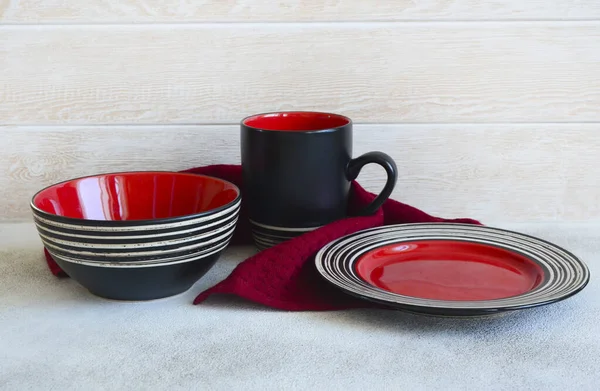 Set Modern Fashion Red Ceramics Clean Plates Cups Isolated Wooden — Stock Photo, Image