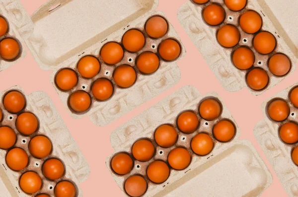 집에서 달걀을 콘크리트 테이블 포장하는 제품의 포장의 — 스톡 사진