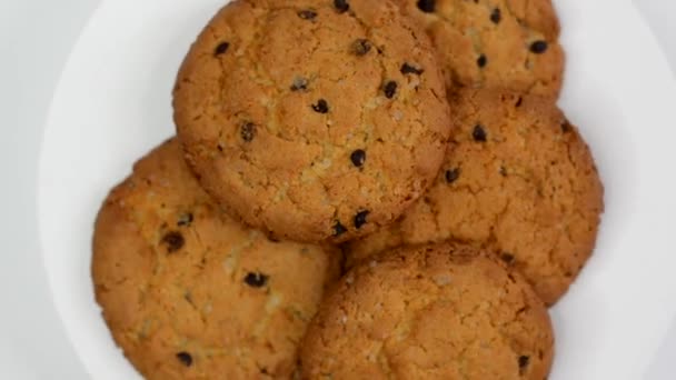 Biscoitos Caseiros Doces Com Chips Chocolate Isolados Fundo Doces Conceito — Vídeo de Stock