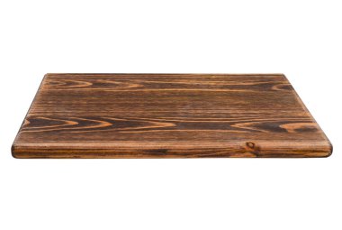 Tasarım için beyaz arkaplanda izole edilmiş eski ahşap kesme tahtası, mutfak gereçleri kırpma