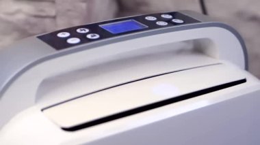 Modern teknoloji ev nemlendirici, sıcaklık kontrolü ve kapalı iklim.