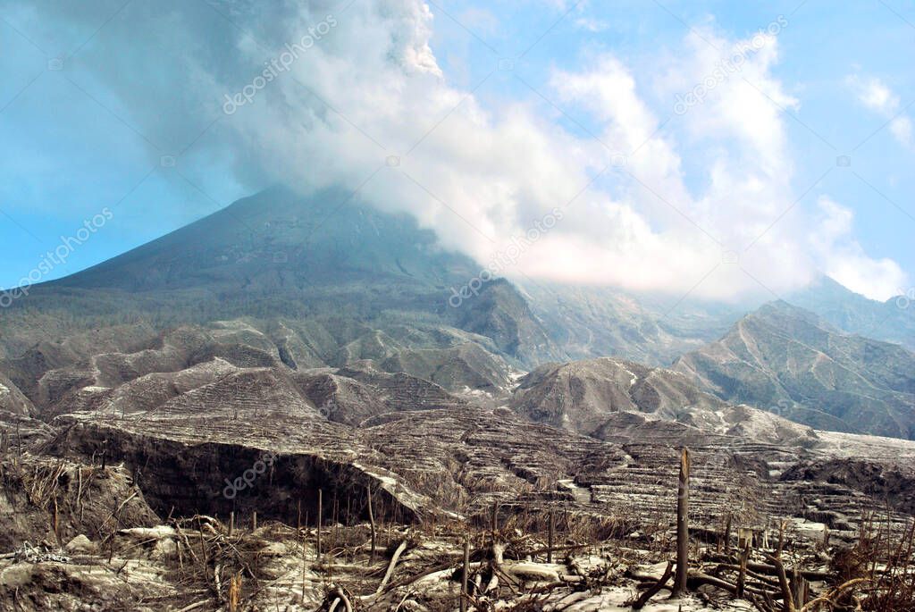 The view when Mount Merapi in Yogyakarta erupts in 2010