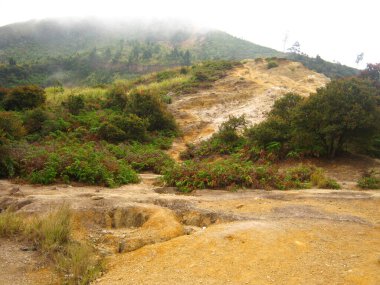    Orta Cava, Endonezya 'daki Dieng Platosu' nun manzarası                            