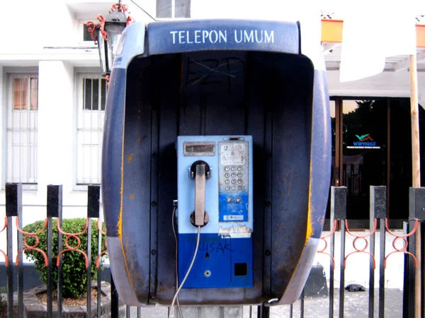 Una Cabina Telefonica Pubblica Rotta Abbandonata Yogyakarta Indonesia — Foto Stock
